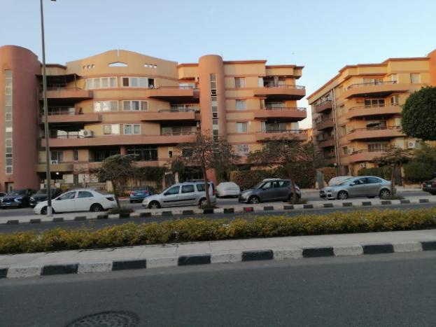 شقه للبيع كاش في الرحاب 200م خطوات لنادي الرحاب